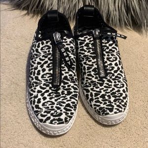 DKNY zipper sneaker nwot
